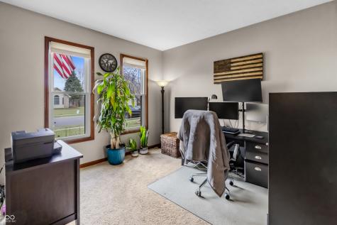 2033 Cheyenne Trail Columbus IN 47203