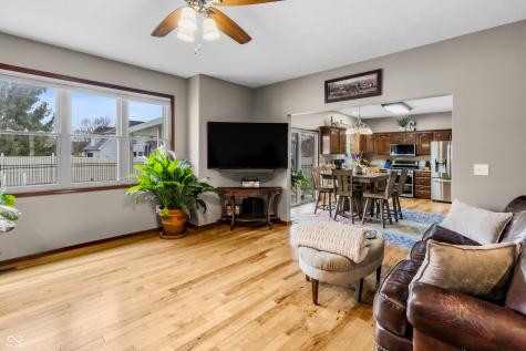 2033 Cheyenne Trail Columbus IN 47203