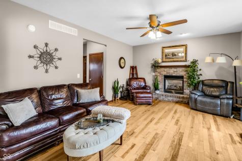 2033 Cheyenne Trail Columbus IN 47203