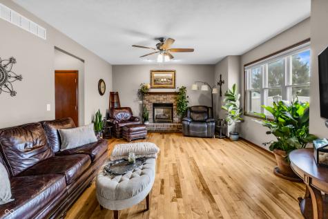 2033 Cheyenne Trail Columbus IN 47203