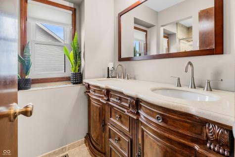 2033 Cheyenne Trail Columbus IN 47203