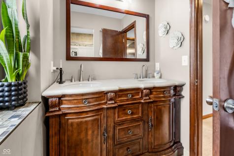 2033 Cheyenne Trail Columbus IN 47203