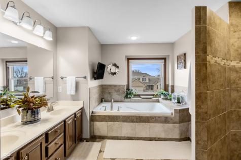 2033 Cheyenne Trail Columbus IN 47203