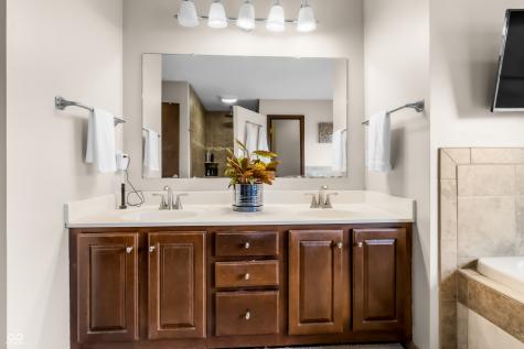 2033 Cheyenne Trail Columbus IN 47203
