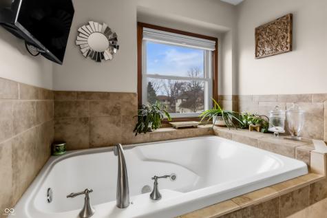 2033 Cheyenne Trail Columbus IN 47203