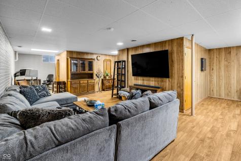 2033 Cheyenne Trail Columbus IN 47203