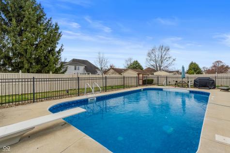 2033 Cheyenne Trail Columbus IN 47203