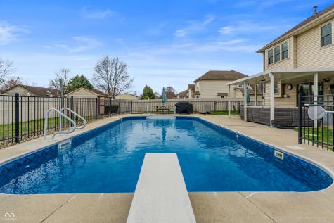 2033 Cheyenne Trail Columbus IN 47203