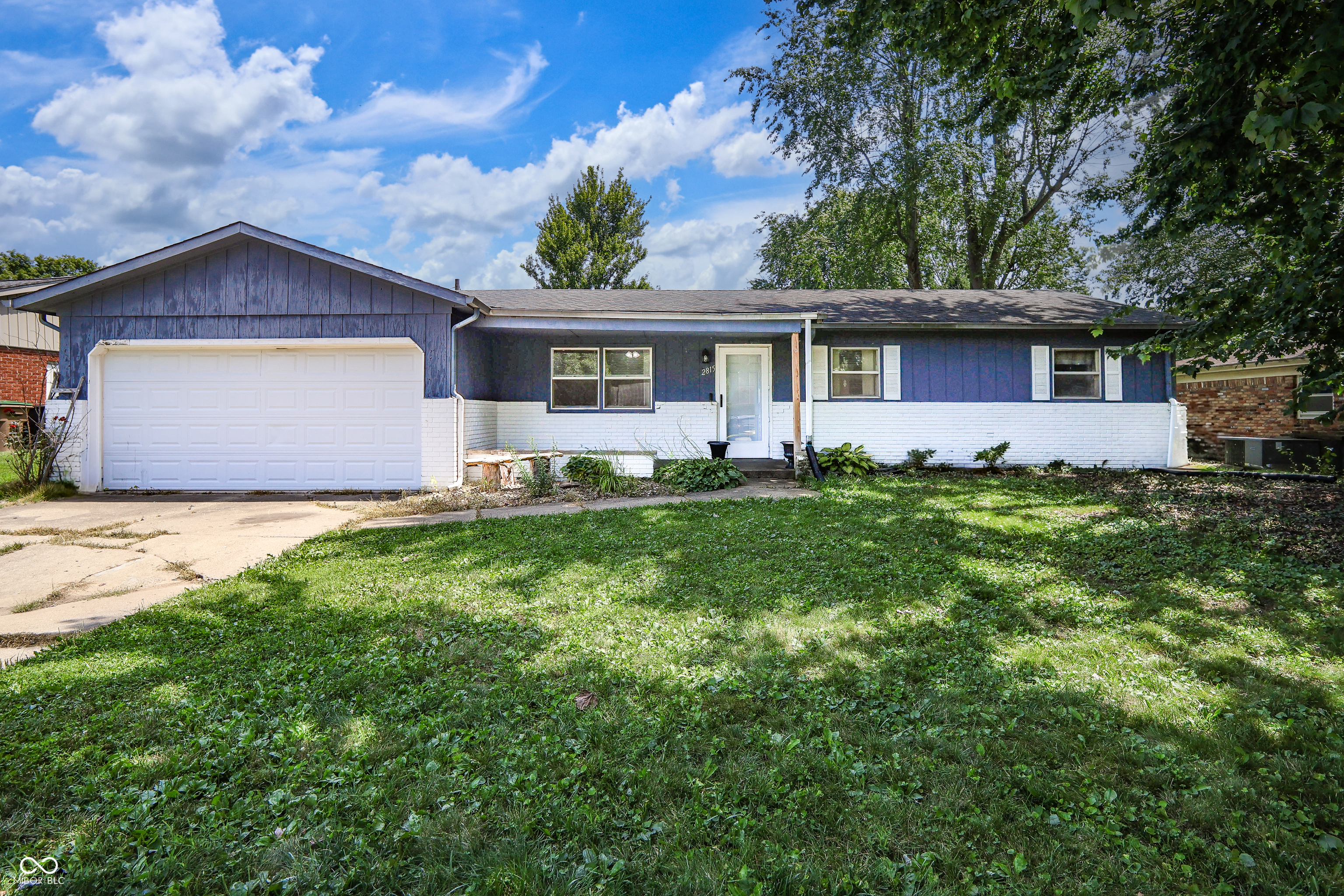2815 Yellowwood Court Columbus IN 47203
