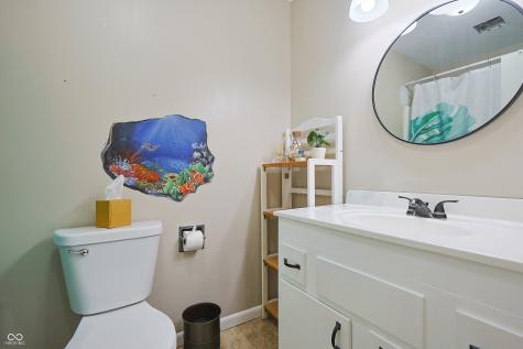 2815 Yellowwood Court Columbus IN 47203
