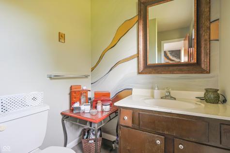 2815 Yellowwood Court Columbus IN 47203