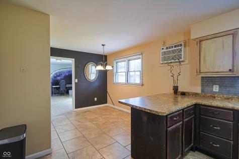 2815 Yellowwood Court Columbus IN 47203
