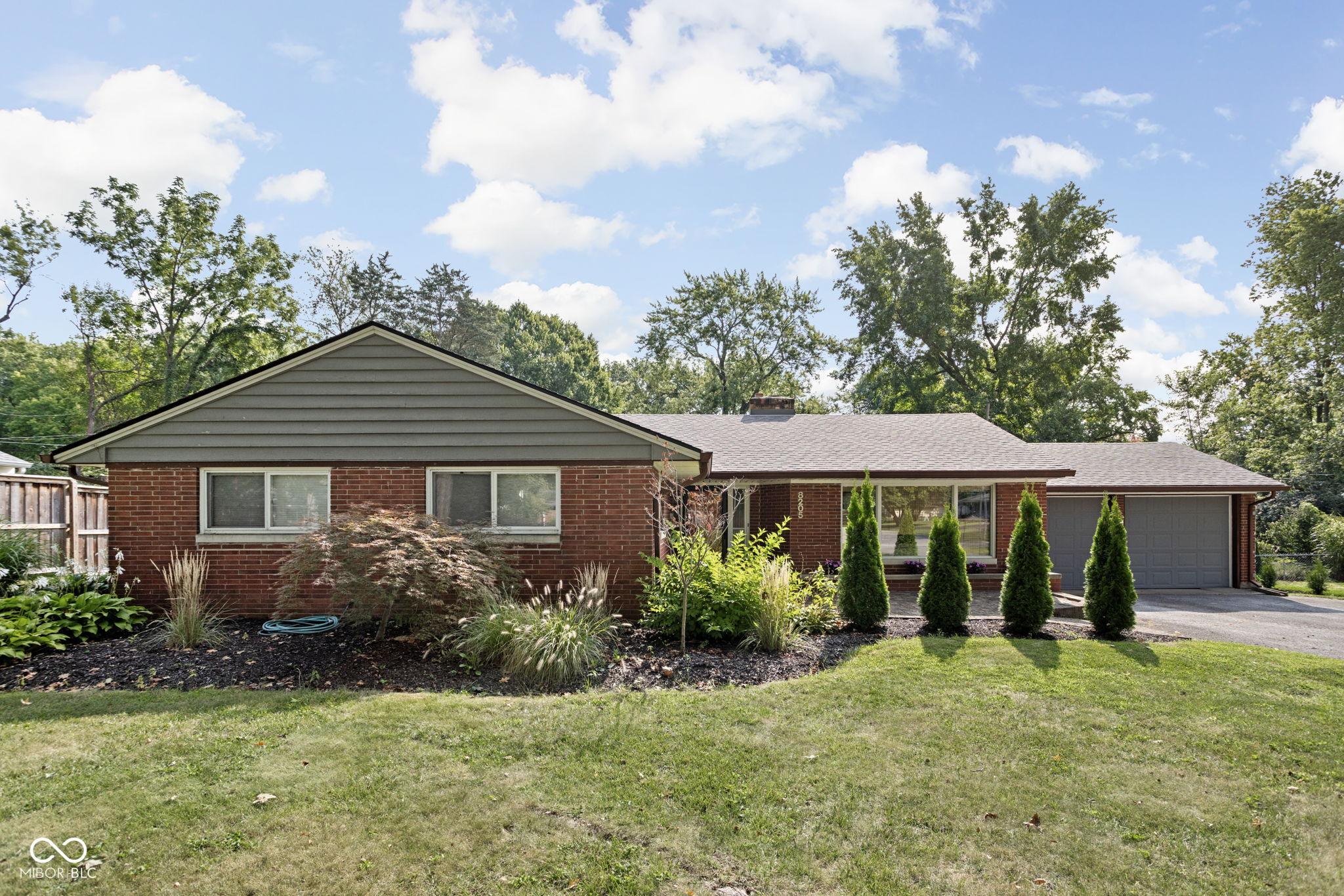 8205 Windcombe Boulevard Indianapolis IN 46240