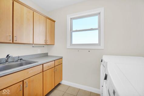 2202 Peartree Court Columbus IN 47201