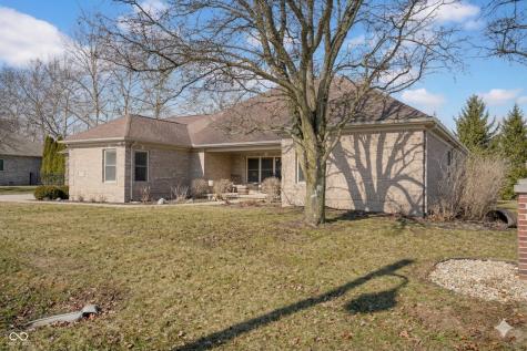 2202 Peartree Court Columbus IN 47201
