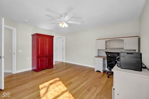 2202 Peartree Court Columbus IN 47201