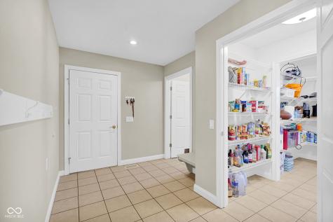 2202 Peartree Court Columbus IN 47201