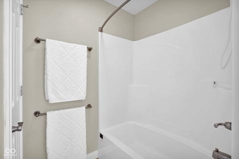 2202 Peartree Court Columbus IN 47201