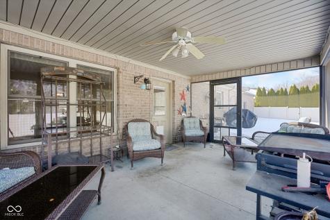 2202 Peartree Court Columbus IN 47201