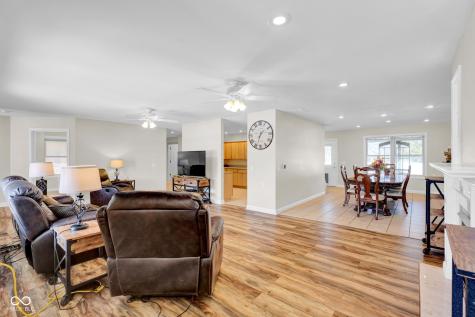 2202 Peartree Court Columbus IN 47201