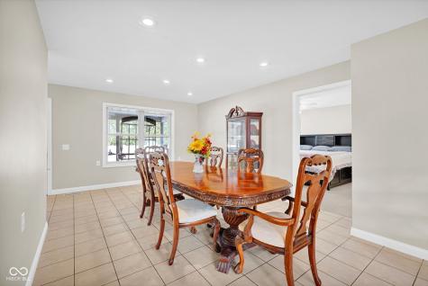 2202 Peartree Court Columbus IN 47201