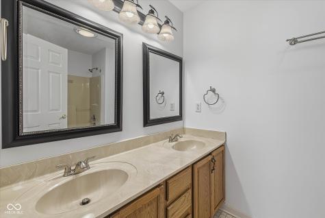 10816 Cody Lane Fishers IN 46037