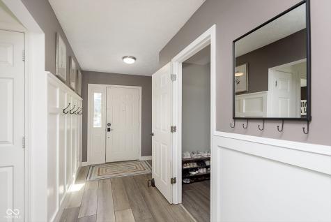 6493 Hunters Green Circle Indianapolis IN 46278