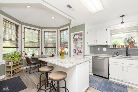 6493 Hunters Green Circle Indianapolis IN 46278