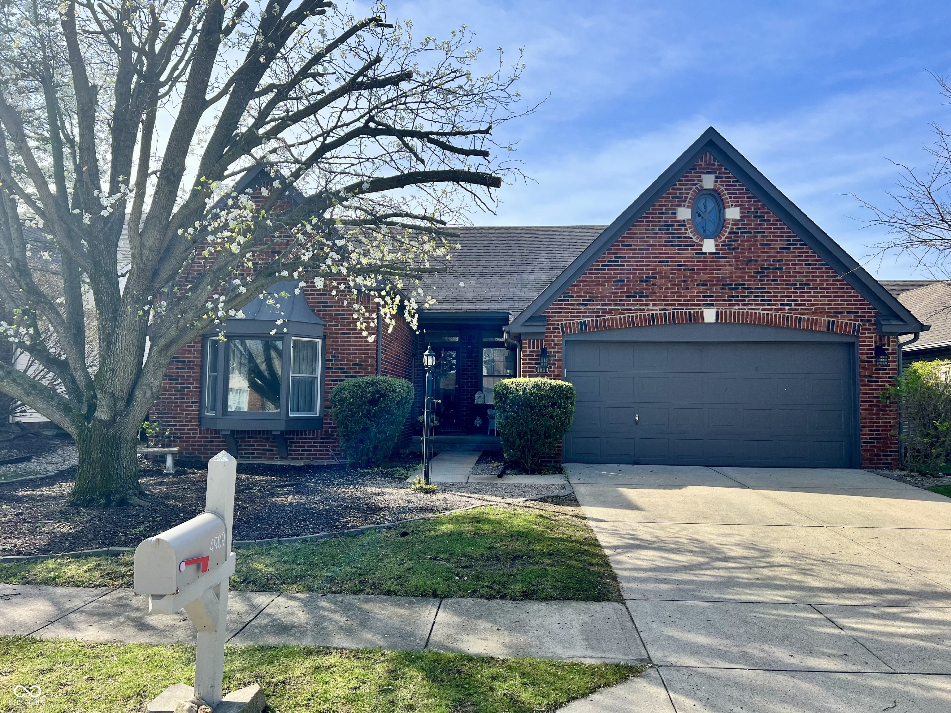 4909 Common Vista Way Indianapolis IN 46220