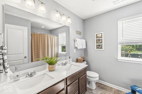 10143 Pepper Tree Lane Noblesville IN 46060