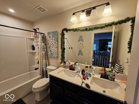 12889 Girvan Way Fishers IN 46037