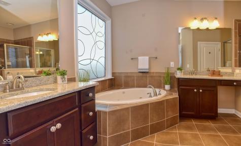 621 Greenford Trail W Carmel IN 46032