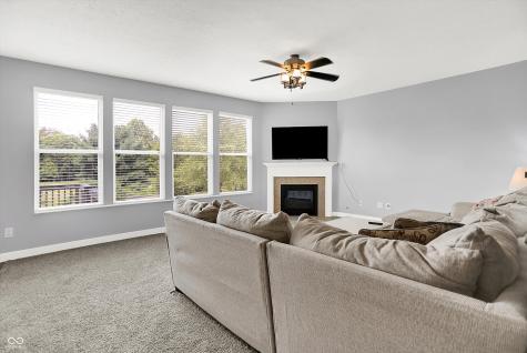 1526 Oakvista Drive Greenwood IN 46143