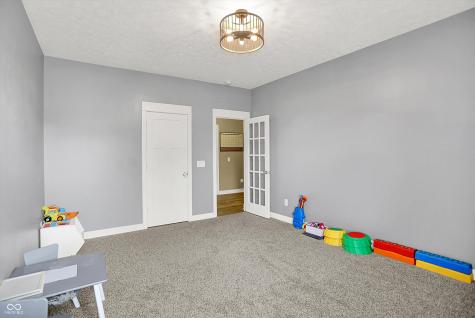 1526 Oakvista Drive Greenwood IN 46143
