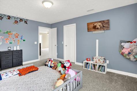 1526 Oakvista Drive Greenwood IN 46143