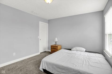 1526 Oakvista Drive Greenwood IN 46143