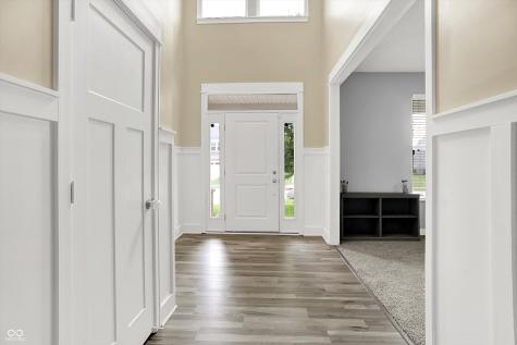 1526 Oakvista Drive Greenwood IN 46143