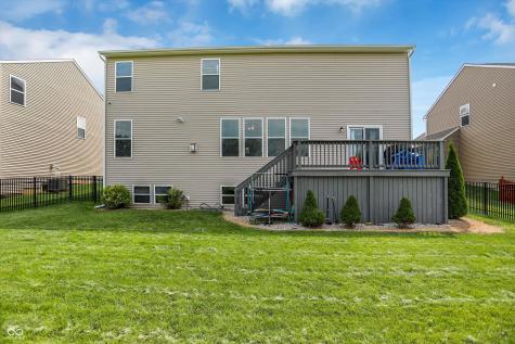 1526 Oakvista Drive Greenwood IN 46143
