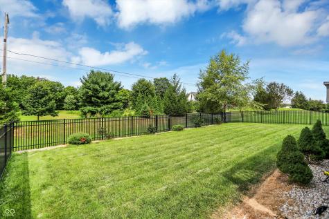 1526 Oakvista Drive Greenwood IN 46143