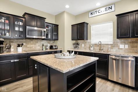 1526 Oakvista Drive Greenwood IN 46143