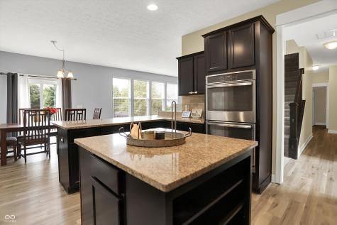 1526 Oakvista Drive Greenwood IN 46143