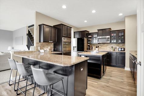 1526 Oakvista Drive Greenwood IN 46143