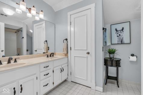 9123 Behner Brook Drive Indianapolis IN 46250