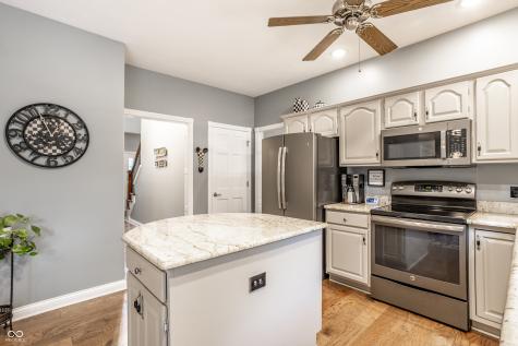 2119 Scarlet Oak Drive Avon IN 46123