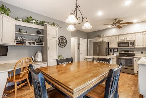 2119 Scarlet Oak Drive Avon IN 46123