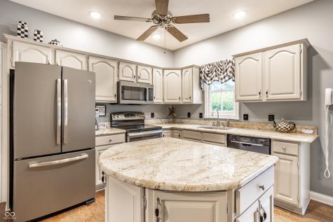 2119 Scarlet Oak Drive Avon IN 46123