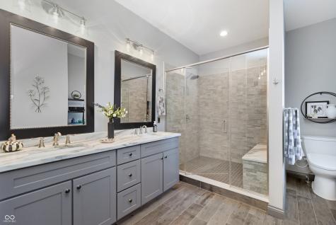 2119 Scarlet Oak Drive Avon IN 46123