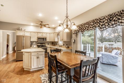 2119 Scarlet Oak Drive Avon IN 46123