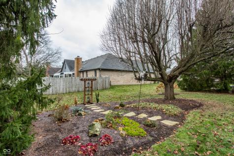 2119 Scarlet Oak Drive Avon IN 46123
