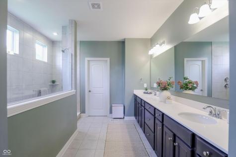702 Whispering Oaks Drive Carmel IN 46032